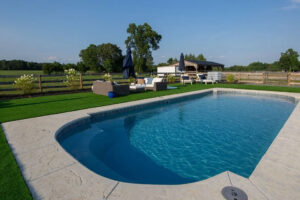 fiberglass pool construction company near Fenton Michigan